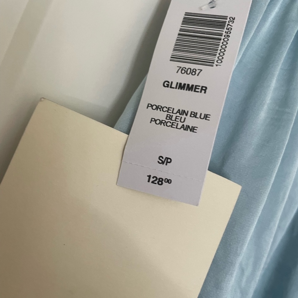 Aritzia light blue skirt - Picture 2 of 2
